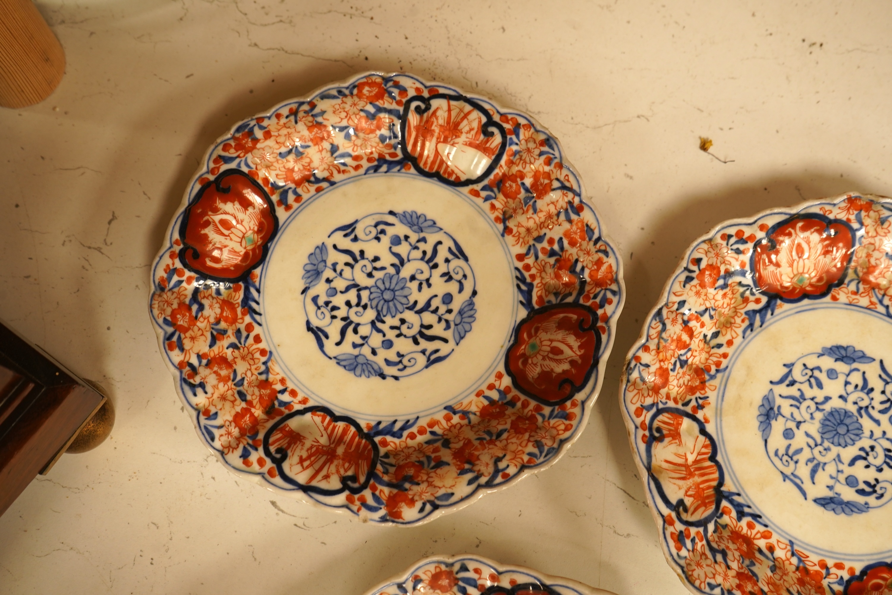 A set of Five Japanese Imari hexagonal plates, late 19th century, 19cm in diameter